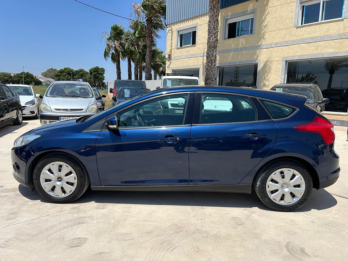 FORD FOCUS TREND 1.6 TI-VCT AUTO SPANISH LHD IN SPAIN ONLY 68000 MILES 2012